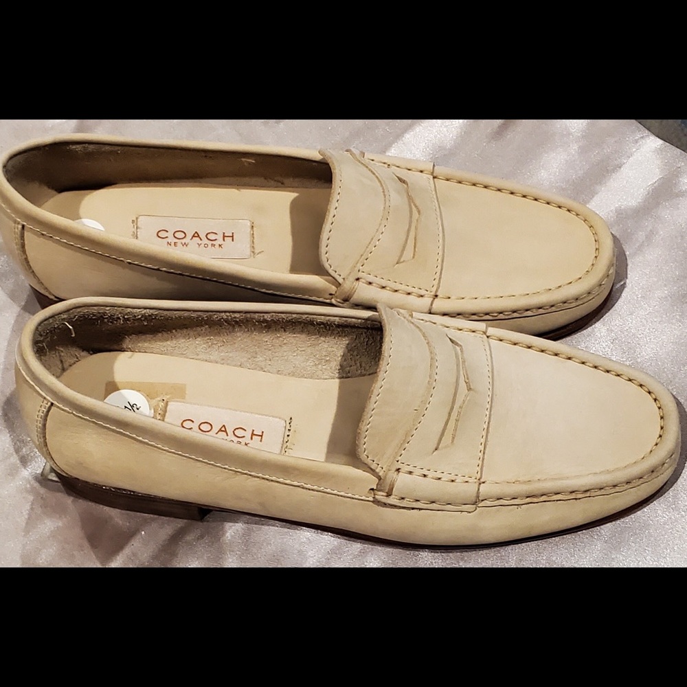 NWT Vintage Coach Penny Loafers Cream  Suede 7.5 B